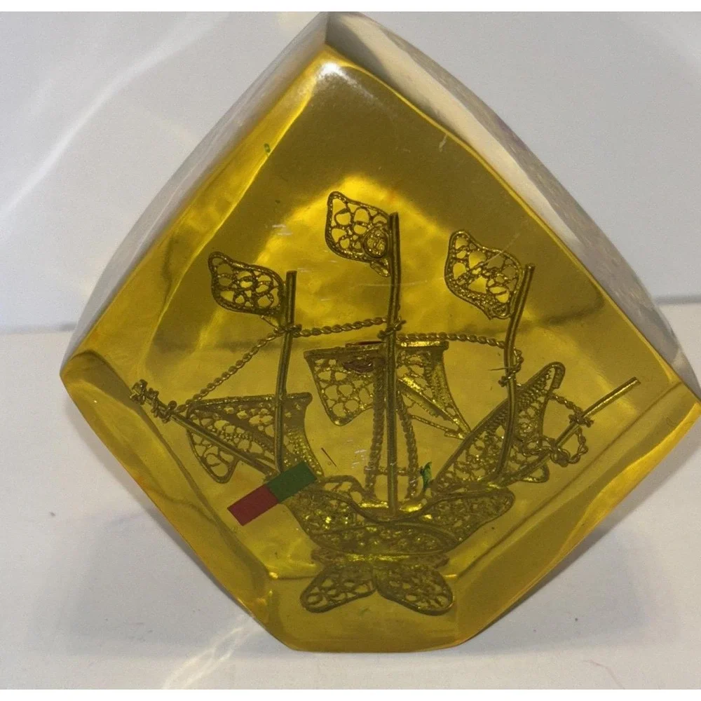 Vintage Amber Lucite Encased Ship Paperweight Gold Red Portugal 4